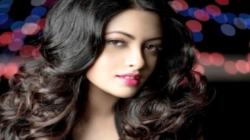 Celebrity Photos of Riya Sen