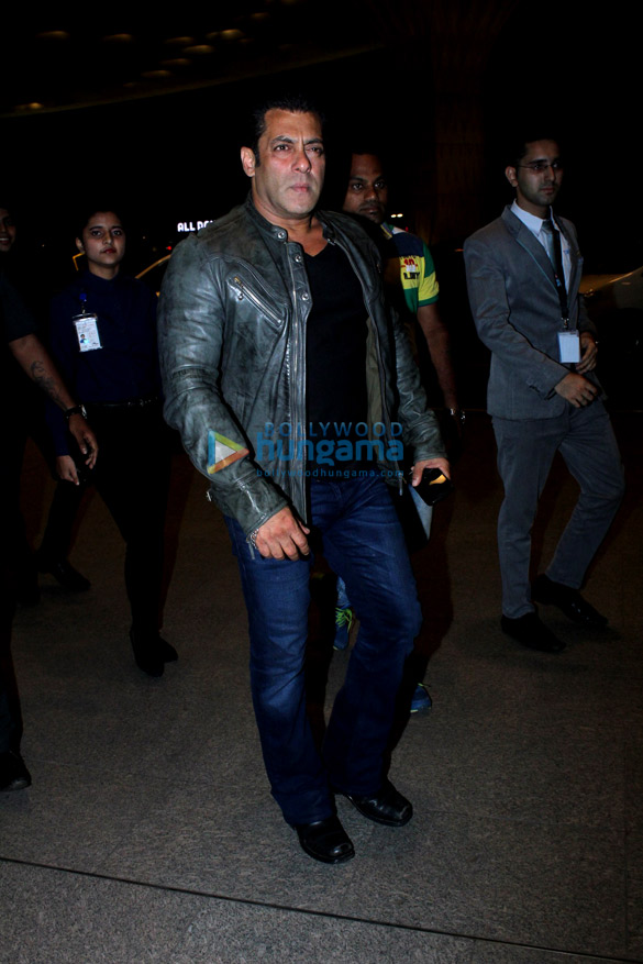 Salman Khan, Deepika Padukone and Rani Mukerji and others snapped at the airport Salman Khan, Deepika Padukone and Rani Mukerji and others snapped at the airport
