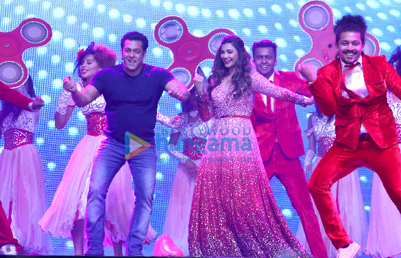 salman khan katrina kaif and others at da bangg the tour pune 5