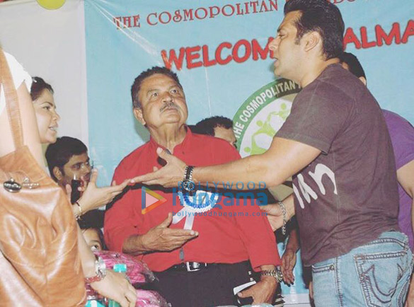 salman khan snapped in versova 2