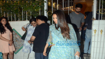 Shahid Kapoor and Mira Rajput snapped with brother Ishaan Khatter in Juhu