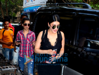 Shruti Haasan and Akshara Haasan spotted at a cafe in Bandra