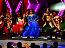 Sidharth Malhotra, Kriti Sanon and Madhuri Dixit perform at Mumbai T20 opening ceremony