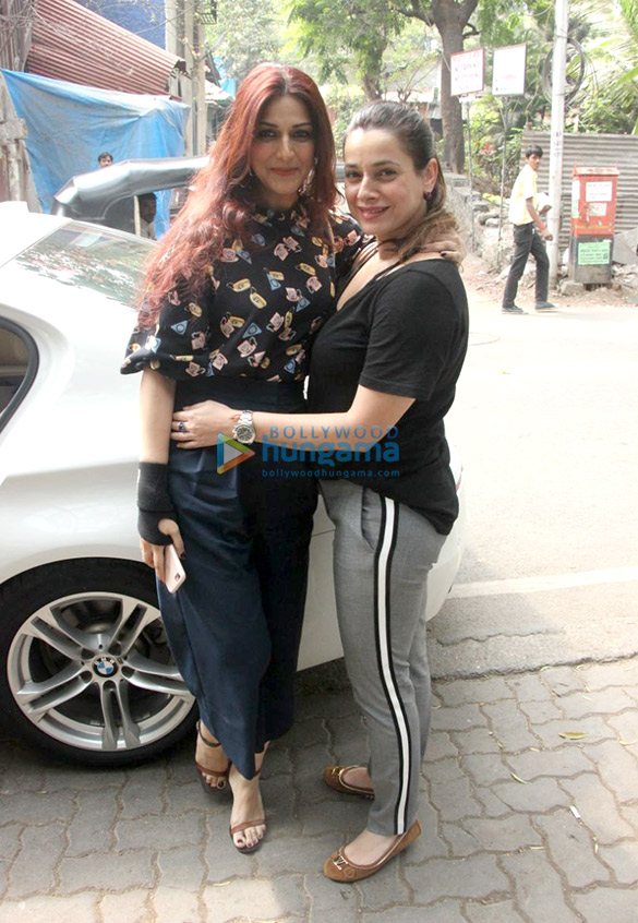 Sonali Bendre and Neelam Kothari spotted at Pali Village Cafe Sonali Bendre and Neelam Kothari spotted at Pali Village Cafe