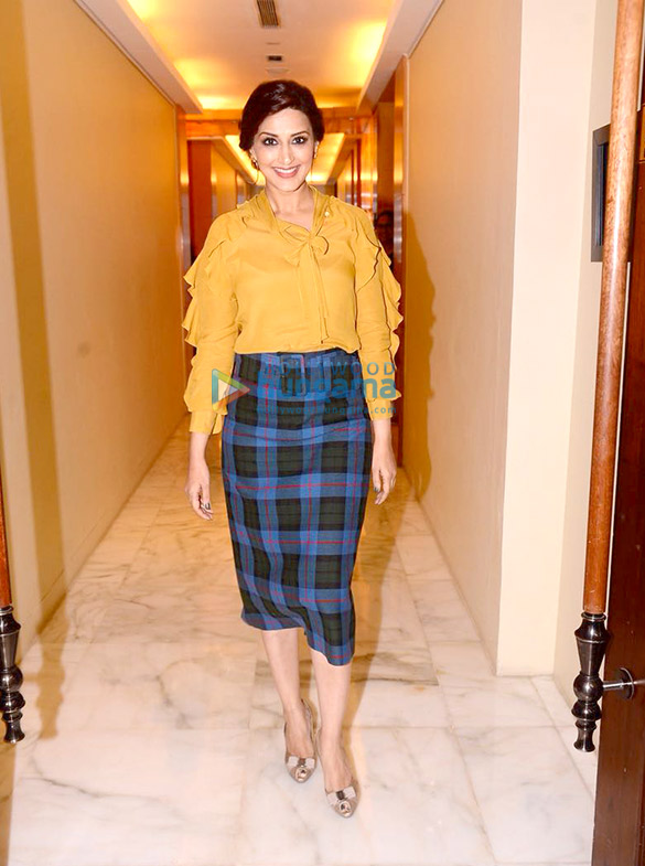 sonali bendre graces the panel discussion on working mothers dilemma of ensuring health of the family 6
