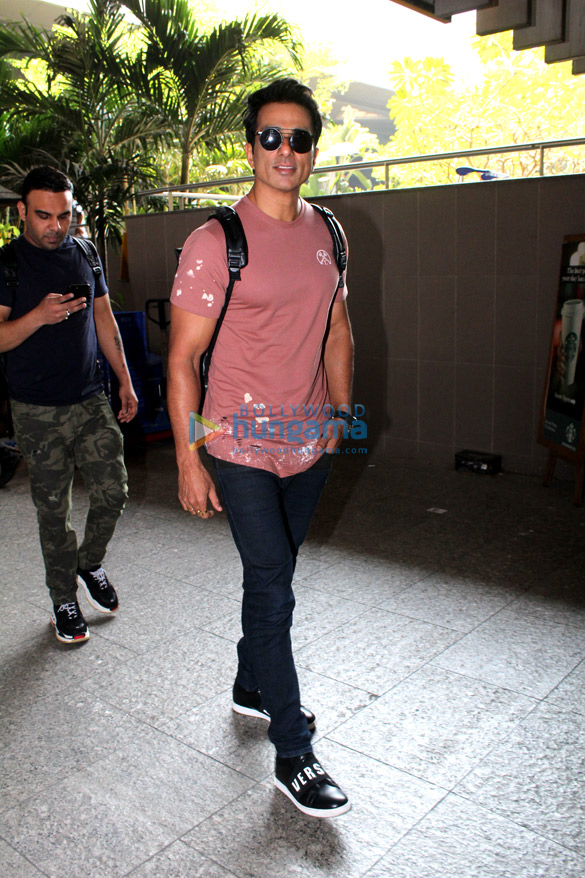 sophie choudry gurmeet choudhary and others snapped at the airport 10