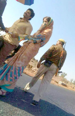 On The Sets Of The Movie Sui Dhaaga - Made In India