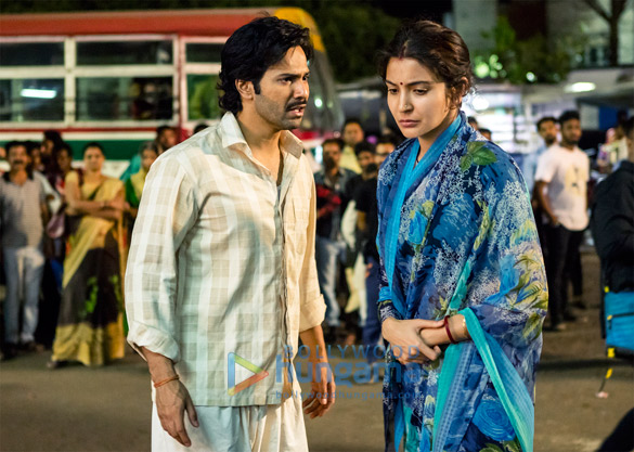 Sui Dhaaga: Varun Dhawan and Anushka Sharma shoot an emotional scene at a bus stop in Bhopal