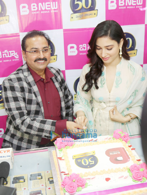 tamannaah bhatia launches the b new smart mobile store 2
