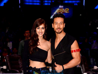 Tiger Shroff and Disha Patani snapped promoting 'Baaghi 2' on sets of Super Dancer Chapter 2