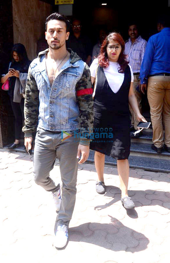 tiger shroff and disha patani snapped promoting their film baaghi 2 3