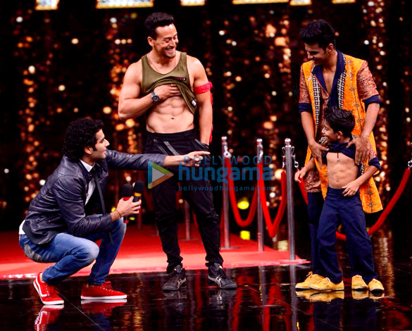 tiger shroff and disha patani snapped promoting their film baghi 2 on high fever dance ka naya tevar 2