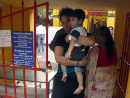 Tusshar Kapoor snapped at a temple in Juhu