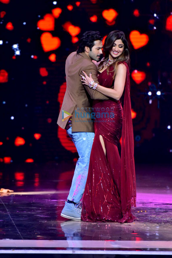 varun dhawan snapped on the sets of the show super dancer 2 3