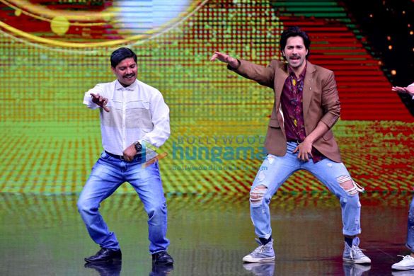 varun dhawan snapped on the sets of the show super dancer 2 6