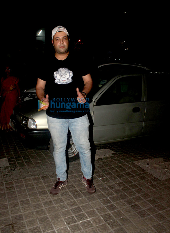 varun sharma snapped with friends at juhu pvr 3