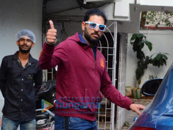 Yuvraj Singh and Angad Bedi spotted at cafe in Bandra