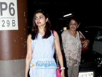 Aamir Khan, Juhi Chawla, Karisma Kapoor, Malaika Arora snapped at airport