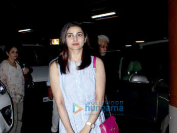 Aamir Khan, Juhi Chawla, Karisma Kapoor, Malaika Arora snapped at airport