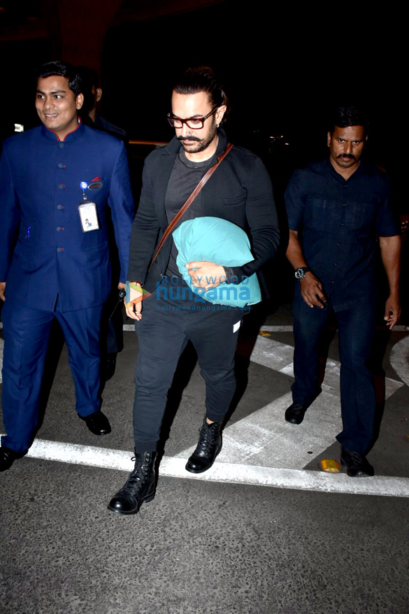 aamir khan snapped at the airport 2