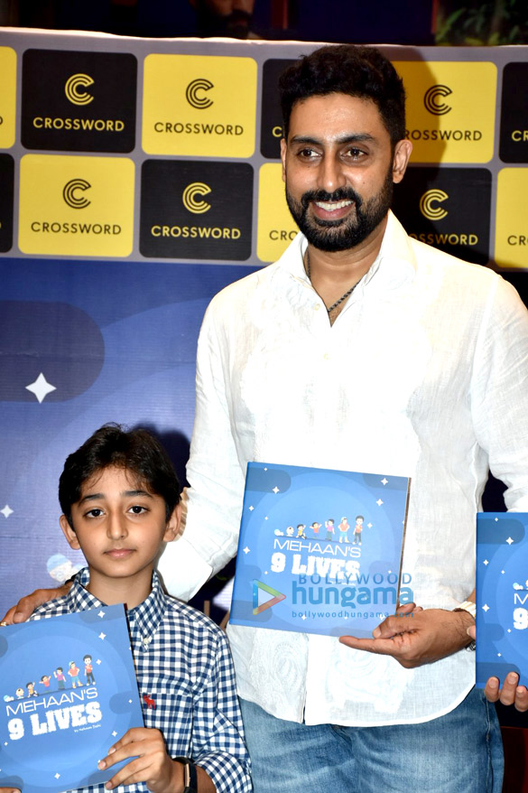 abhishek bachchan inaugurates 10 year old mehaan doshis book 9 lives 4