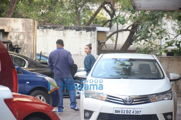 alia bhatt snapped post a gym session in bandra 3
