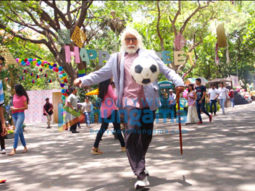 Amitabh Bachchan surprised kids with his exemplary football skills during the shoot of 102 Not Out