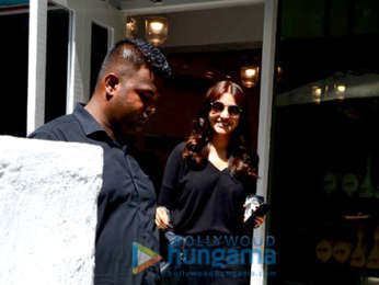 Anushka Sharma spotted at BBlunt in Bandra