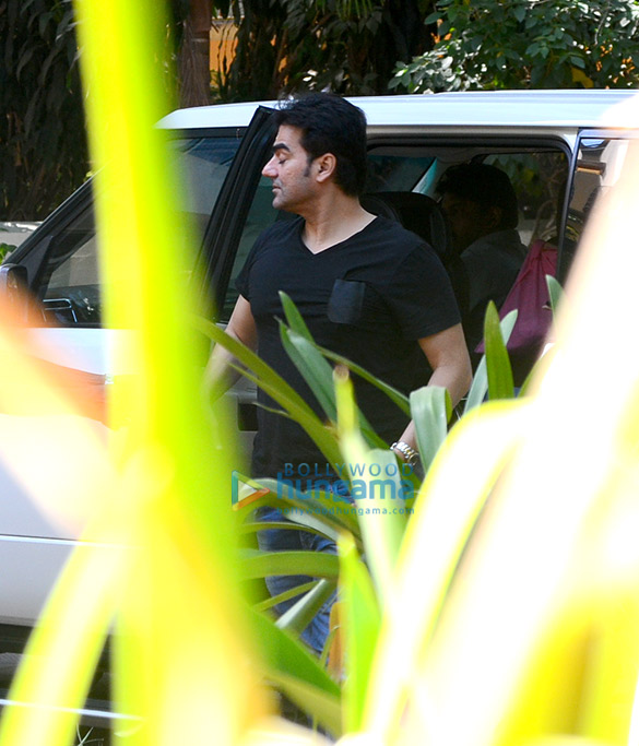 arbaaz khan spotted near his apartment in bandra 1