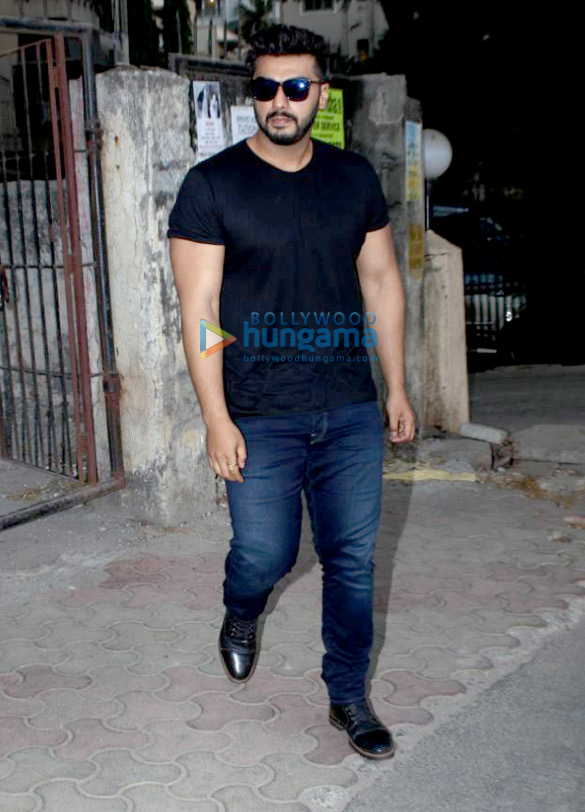 arjun kapoor spotted at shoojit sircars office in juhu 2