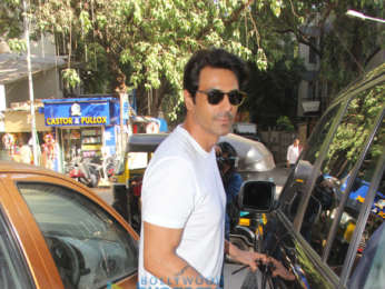 Arjun Rampal spotted at Hakim Aalim's in Bandra