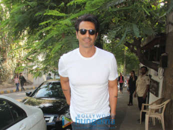 Arjun Rampal spotted at Hakim Aalim's in Bandra
