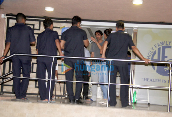 arjun rampal with wife mehr at holy family hospital bandra 1