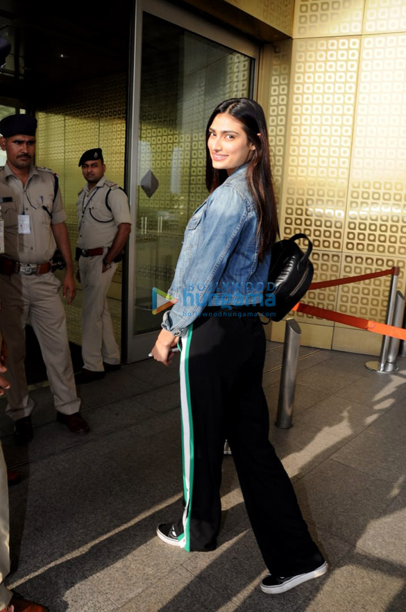 athiya shetty elli avram and others snapped at the airport 5