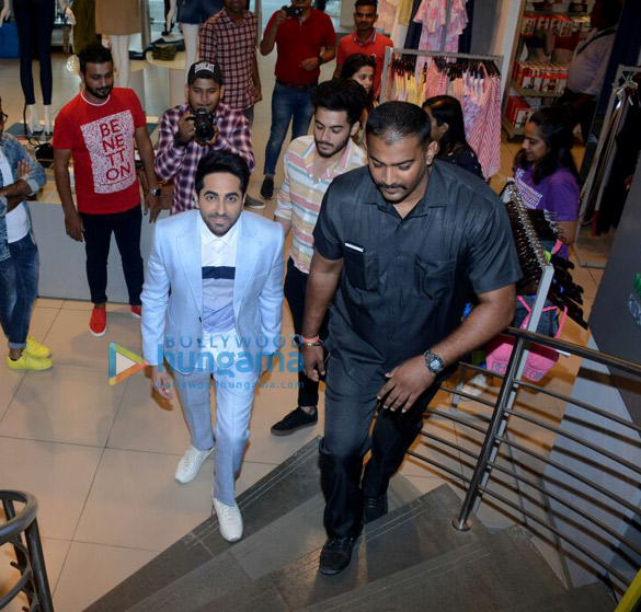 ayushmann khurrana graces the cover launch of the magazine mans world 4