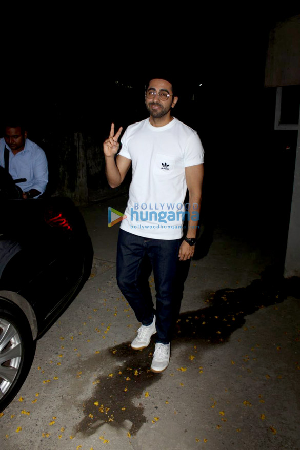 Ayushmann Khurrana spotted in Juhu Ayushmann Khurrana spotted in Juhu