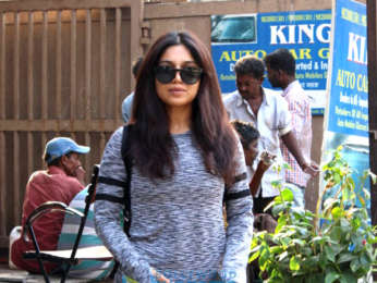Bhumi Pednekar snapped at Beyond Beauty salon in Juhu