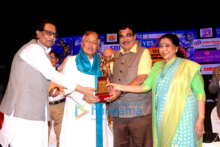 Celebs at Lata Mangeshkar Awards 2018