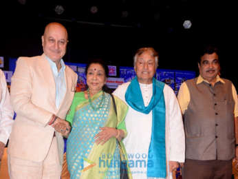 Celebs at Lata Mangeshkar Awards 2018