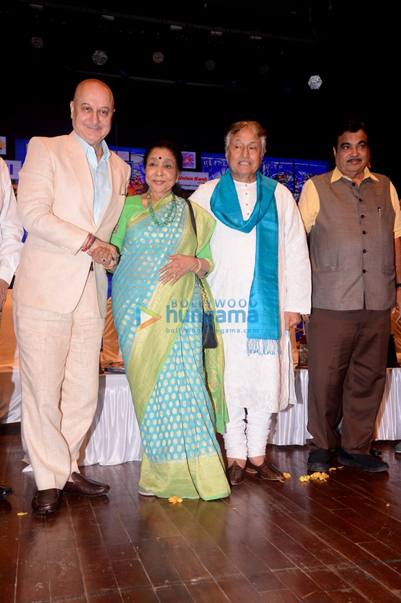 celebs at lata mangeshkar awards 2018 2