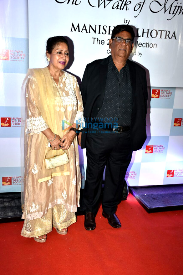 celebs attend manish malhotras show the walk of mijwan 12