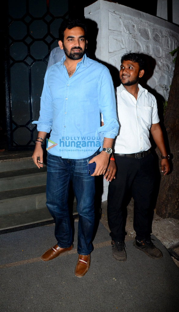 celebs snapped at gaurav kapoors bash 3