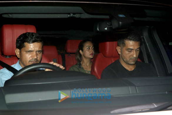 celebs visit salman khans home 15