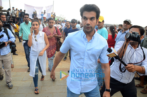 celebs voices his opinion today at the protest justice for asifa 5