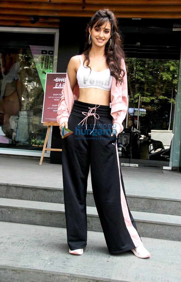 disha patani spotted at the puma store in khar 4