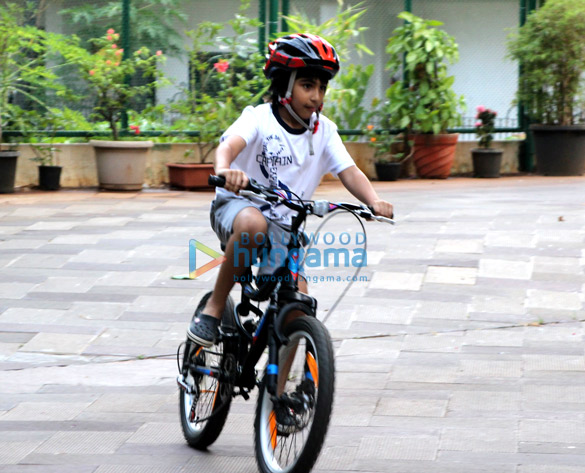 emraan hashmi son ayaan hashmi spotted while cycling 2