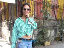 Esha Gupta spotted at Kromakay Salon in Juhu