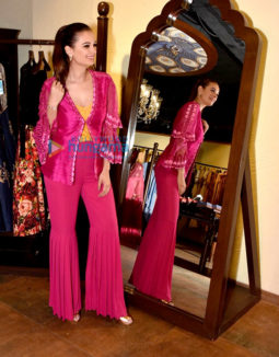 Evelyn Sharma snapped at Seams For Dreams boutique