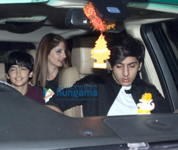 hrithik roshan and family snapped post a movie screening at pvr juhu 1