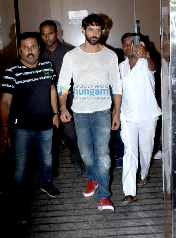 hrithik roshan and family snapped post a movie screening at pvr juhu 6